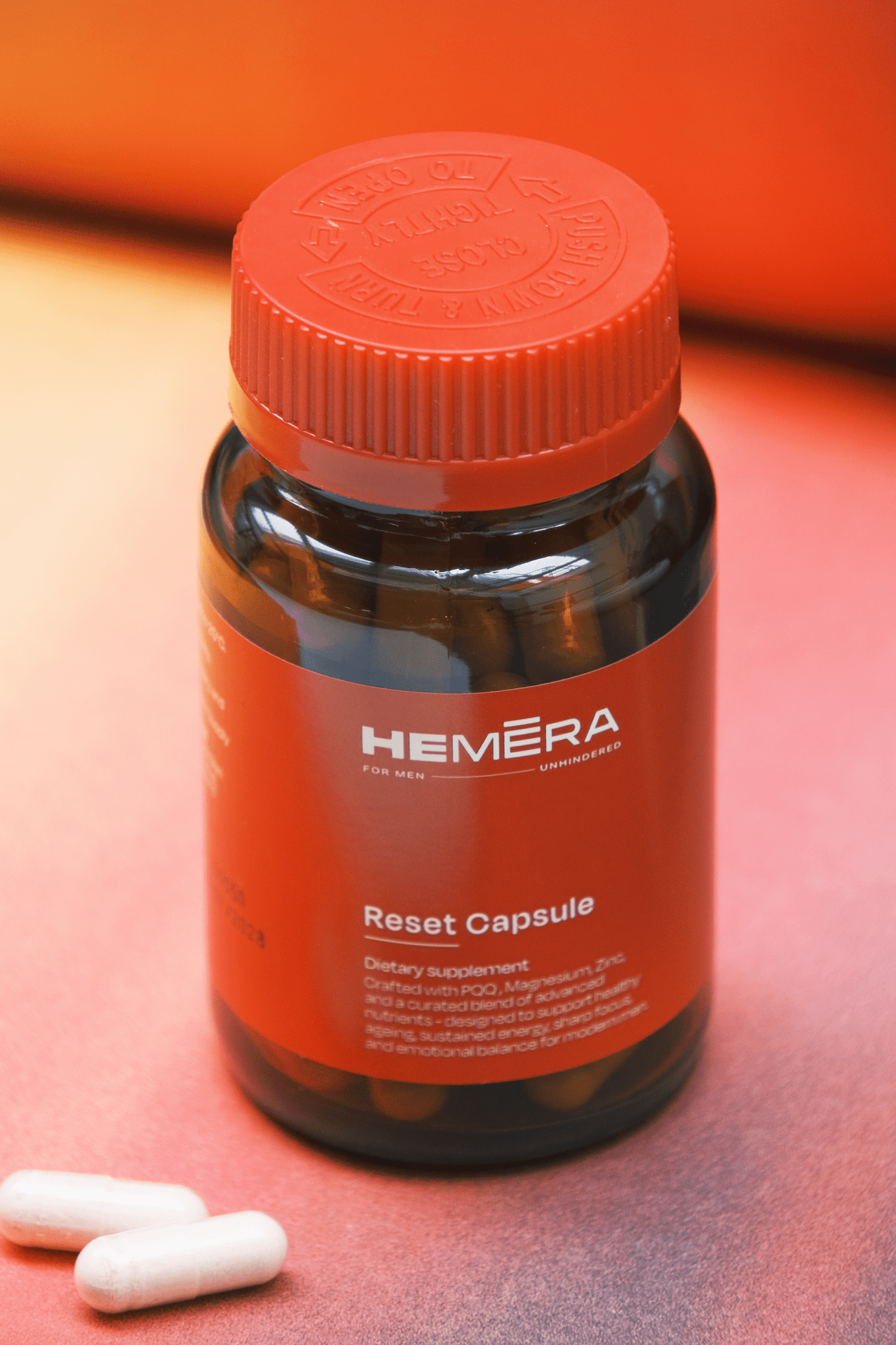 Anti-aging supplement for men to improve sleep quality and combat fatigue during jet lag